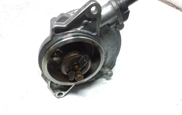 Audi Q7 4L Vacuum pump 700906100 057145100AE