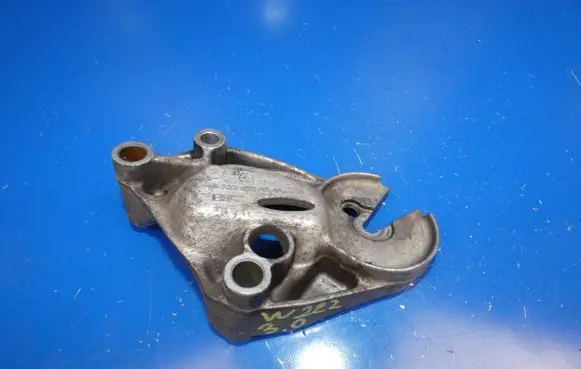 Mercedes-Benz S W222 EGR valve cooler bracket A2224900040