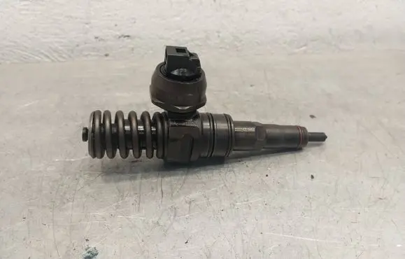 Audi A4 S4 B6 8E 8H Fuel injector 038130073AL