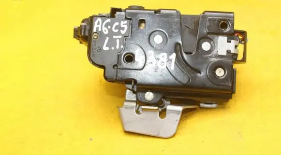 Audi A6 Allroad C5 Rear door lock 4B0839015G