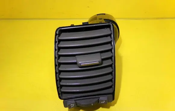 Renault Laguna II Dashboard side air vent grill/cover trim A1068600