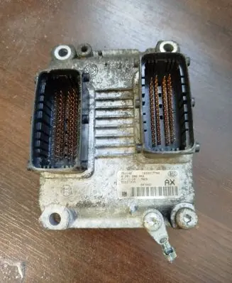 Opel Corsa D Engine control unit/module 55557933
