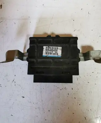 Mitsubishi Pajero ABS control unit/module Mr400420