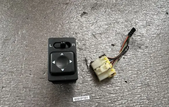 Nissan Patrol Y60 Wing mirror switch 2557001U00
