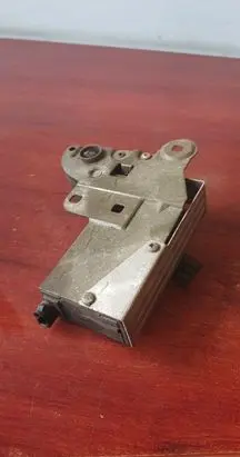 BMW 5 E34 Tailgate window lock/catch/latch 8120419
