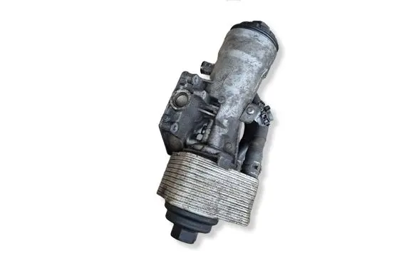 Volkswagen Touran I Oil filter mounting bracket 045115389E