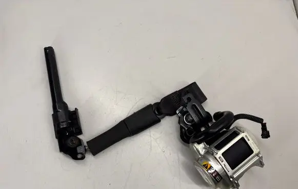 Chevrolet Camaro Front seatbelt 84496836 84018457 19333523