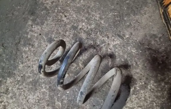 Renault Master II Rear coil spring