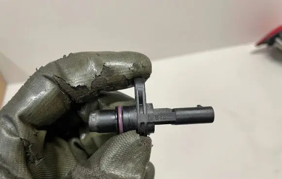 Volkswagen PASSAT B8 Camshaft position sensor 04L907601