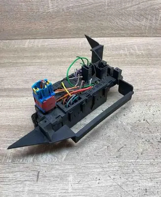 Peugeot 406 Fuse module 9635518180 189028