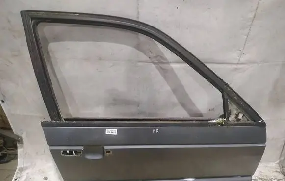 Volkswagen PASSAT B3 Front door PILKOS