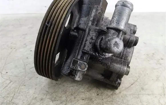 Peugeot 607 Power steering pump 9640886480