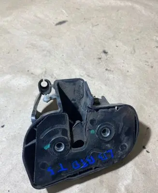 Volkswagen Transporter - Caravelle T5 Sliding door lock 2K0843604 7H0843604