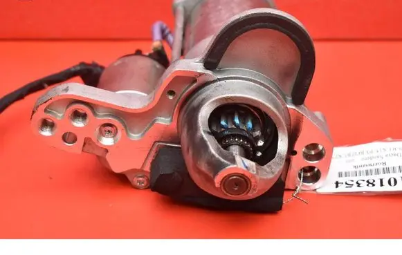 Dacia Sandero Starter motor 233008820R-B