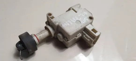 Audi A6 S6 C6 4F Central locking motor 0B0959782