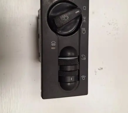 Volkswagen Golf III Light switch 04050504 1H6941531N 61NK3185H