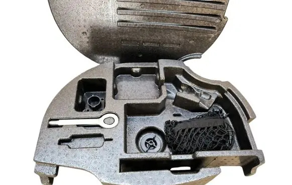 Chevrolet Bolt Spare wheel section trim 42403545