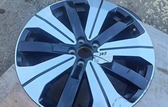Volvo XC40 R19 alloy rim 32143628