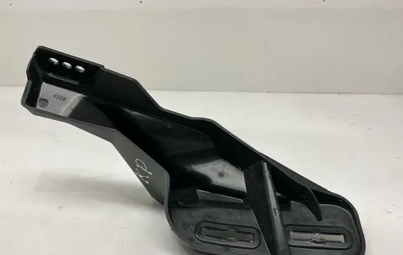 Opel Mokka B Fender mounting bracket 9825559980