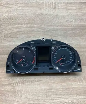 Volkswagen PASSAT B7 Speedometer (instrument cluster) 3AA920970E A2C53439630