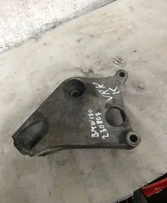 BMW 1 F20 F21 Engine mounting bracket 21038310