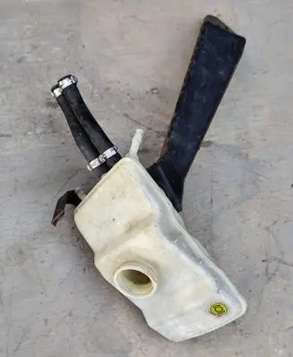 Mercedes-Benz Vito Viano W639 Brake fluid reservoir A6394300002