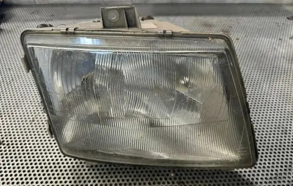 Mercedes-Benz Vito Viano W638 Headlight/headlamp