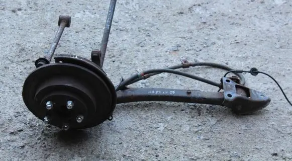Subaru Forester SG Rear wheel hub spindle/knuckle 