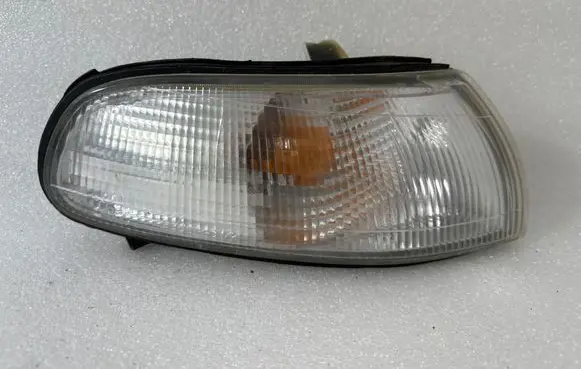 Mazda 626 Front indicator light 183172B