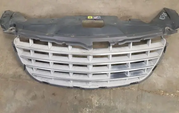 Chrysler Pacifica Front grill 04857713AA 04857631AA