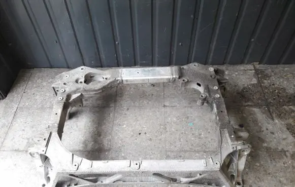 Porsche Panamera (970) Front axle beam P07059485