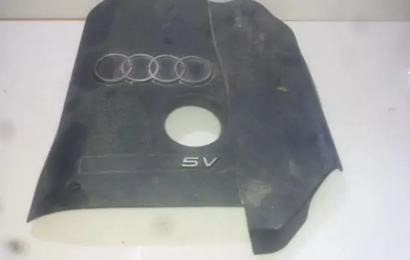 Audi A4 S4 B5 8D Engine cover (trim) 058103724j