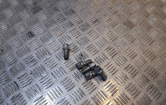 Audi A4 S4 B9 Nuts/bolts NERA
