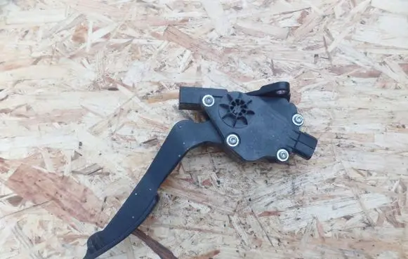Subaru Legacy Accelerator throttle pedal 36010AG140