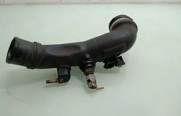 Toyota RAV 4 (XA30) Intercooler hose/pipe 1736226010