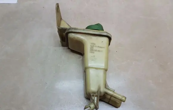 Audi A6 S6 C5 4B Power steering fluid tank/reservoir