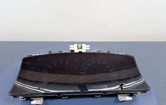 Toyota Corolla Verso E121 Speedometer (instrument cluster) 83800-13110