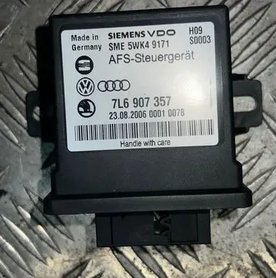 Volkswagen Touareg I Light module LCM 7L6907357 5WK49171 20820060001008