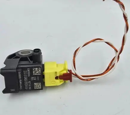 Porsche Taycan 9J1 Airbag deployment crash/impact sensor 4N0959651E 02935 933083