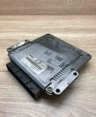 Renault Scenic I Engine control unit/module ECU HOM8200039569 8200166362