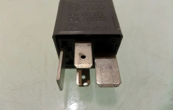 Audi A4 S4 B5 8D Other relay 8D0951253 370 V23134J52X300