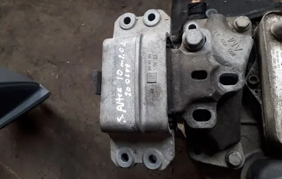 Seat Altea XL Gearbox mount