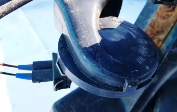 Audi A4 S4 B5 8D Horn signal