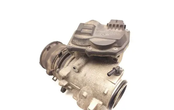 Jaguar F-Pace EGR valve G4D35H273AC 704923130