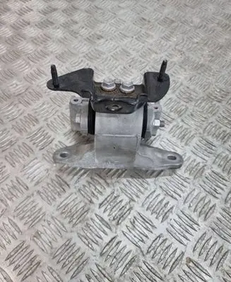 Lexus RX 450H Engine mount bracket