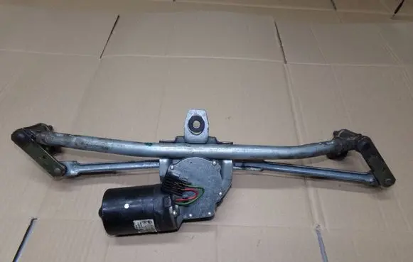 Skoda Octavia Mk1 (1U) Front wiper linkage 