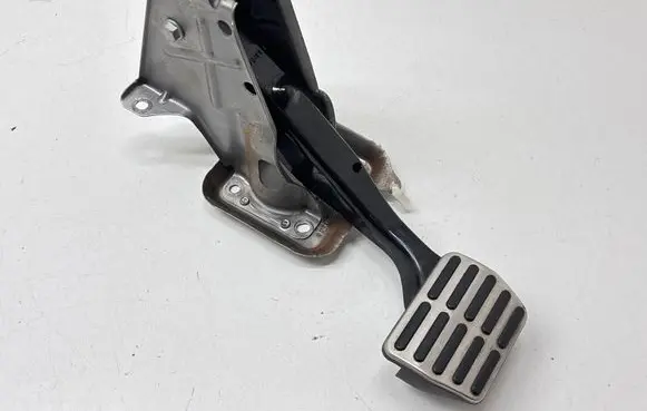 Volkswagen PASSAT B8 USA Brake pedal 1K1721117H 1306118