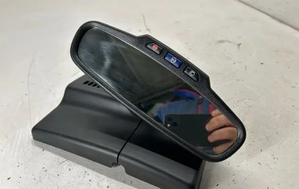 Buick Encore I Rear view mirror (interior) 13584891 E11026539