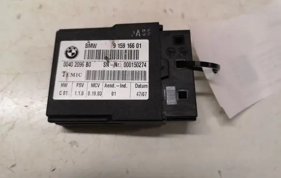 BMW 5 E60 E61 Seat heating relay 915916601 00402096 000150274