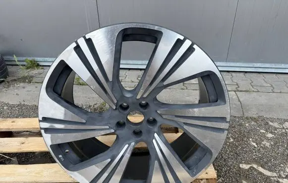 Audi Q8 e-tron R22 alloy rim 4KE601025AM